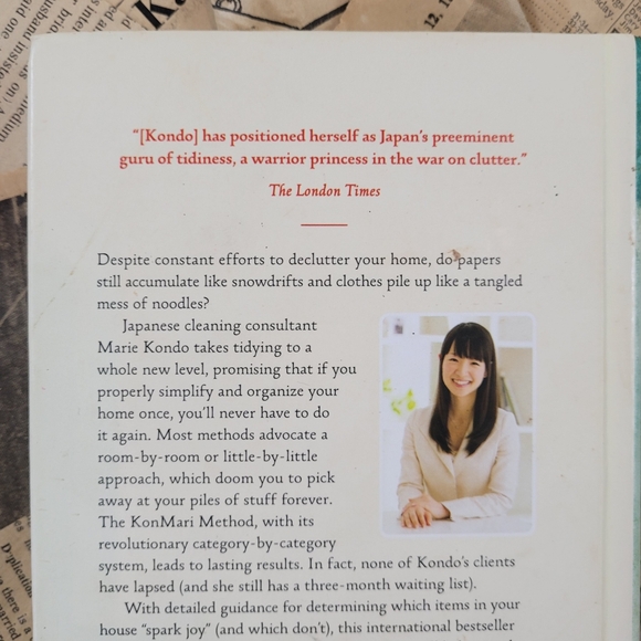 The Life-Changing Magic of Tidying Up Japanese Art of Decluttering & Organizing - Picture 5 of 10